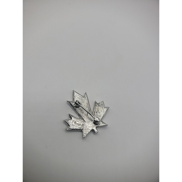 Vintage Trifari Brooch Silver Tone Maple Leaf Jewelry Costume Canada - Picture 6 of 10